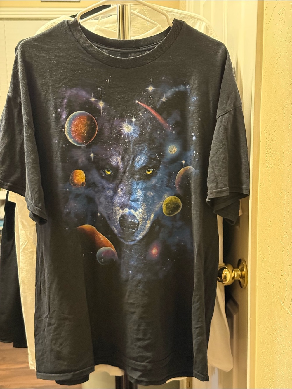 Men's Black Graphic Wolf and Planets Nature Tee